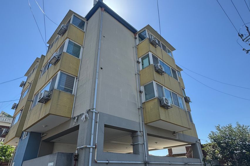 옐로우 하우스 0번째 이미지