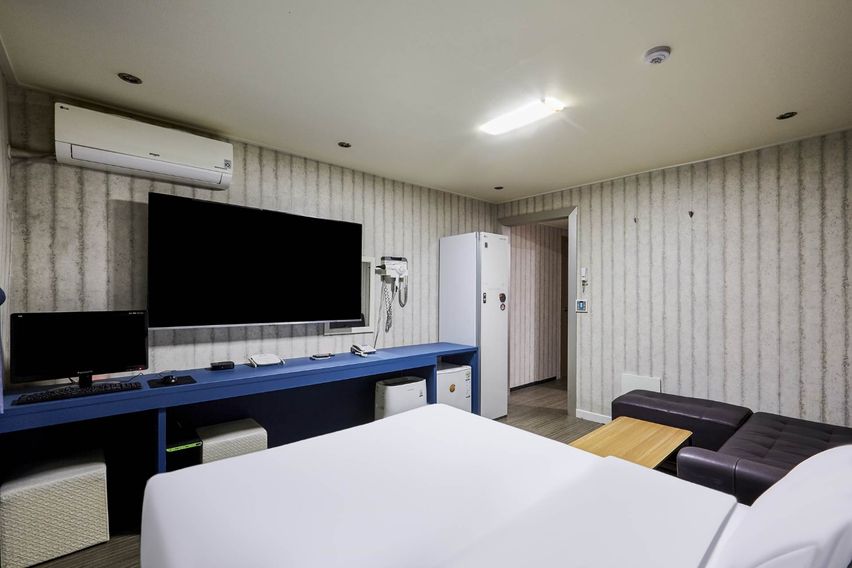 The cleanest accommodation in Suwon 0th image