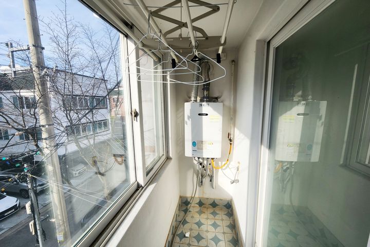 301, Meokjagolmok, One-room 10th image