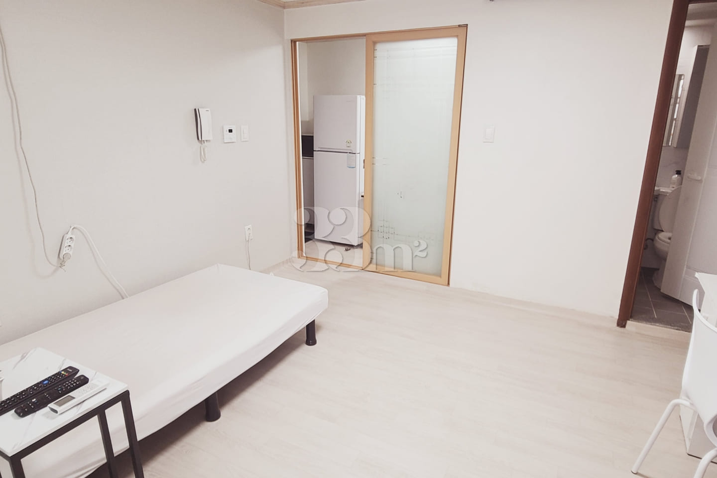 Fully-furnished Studio with Parking (Unit 3) 3th image