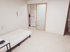 Fully-furnished Studio with Parking (Unit 3) 3th image