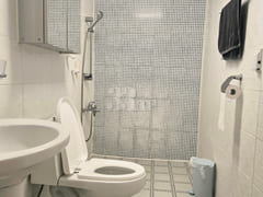 Spacious, pristine room (no noise from floors 17th image