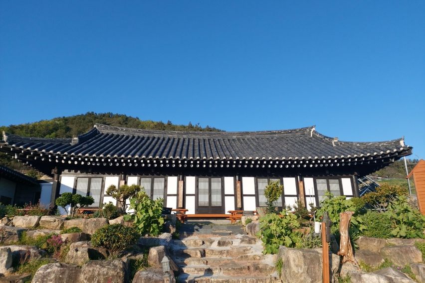 청산도 락 한옥 국화