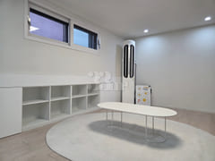 Spacious 2-bedroom unit + rooftop terrace 0th image