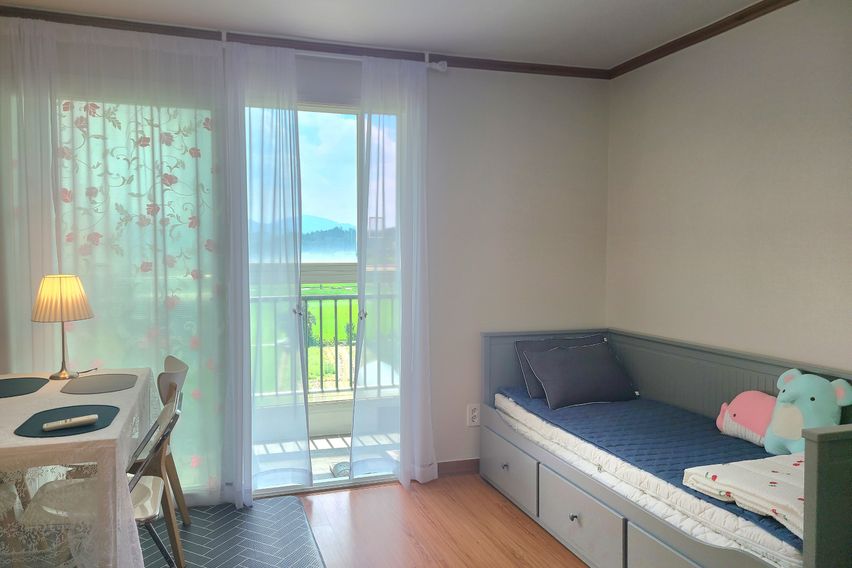 Happy Hour 7th image