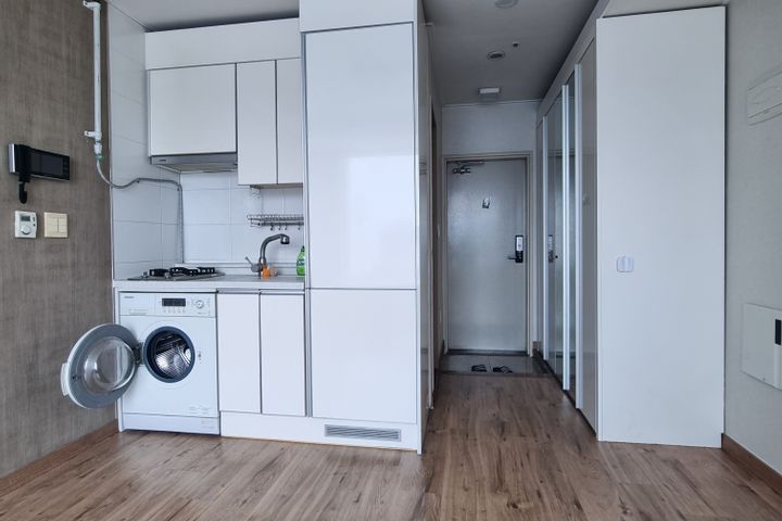Cozy officetel in Dongtan 5th image