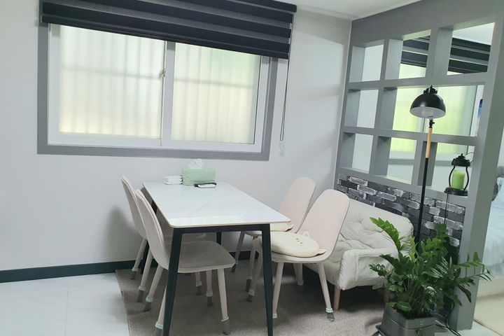Newly built 1.5-room apartment in front of Du 1th image