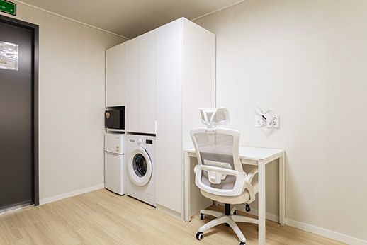 Luxury Spacious Room with Full Options 412 3th image