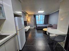 One-room apartment near Busan Dusil Station, 8th image