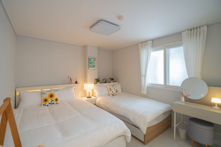 Dongdaemun, 2-minute walk, 3-room apartment w 3th image