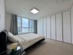 Newly remodeled, fully furnished, 3 rooms 1th image