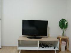 A sun-drenched two-room apartment. 7th image