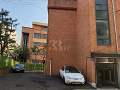Studio with convenient parking π‘ Unit 403 11th image