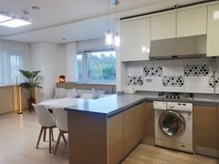 Fully Furnished Two-Room Unit Near Academies 8th image