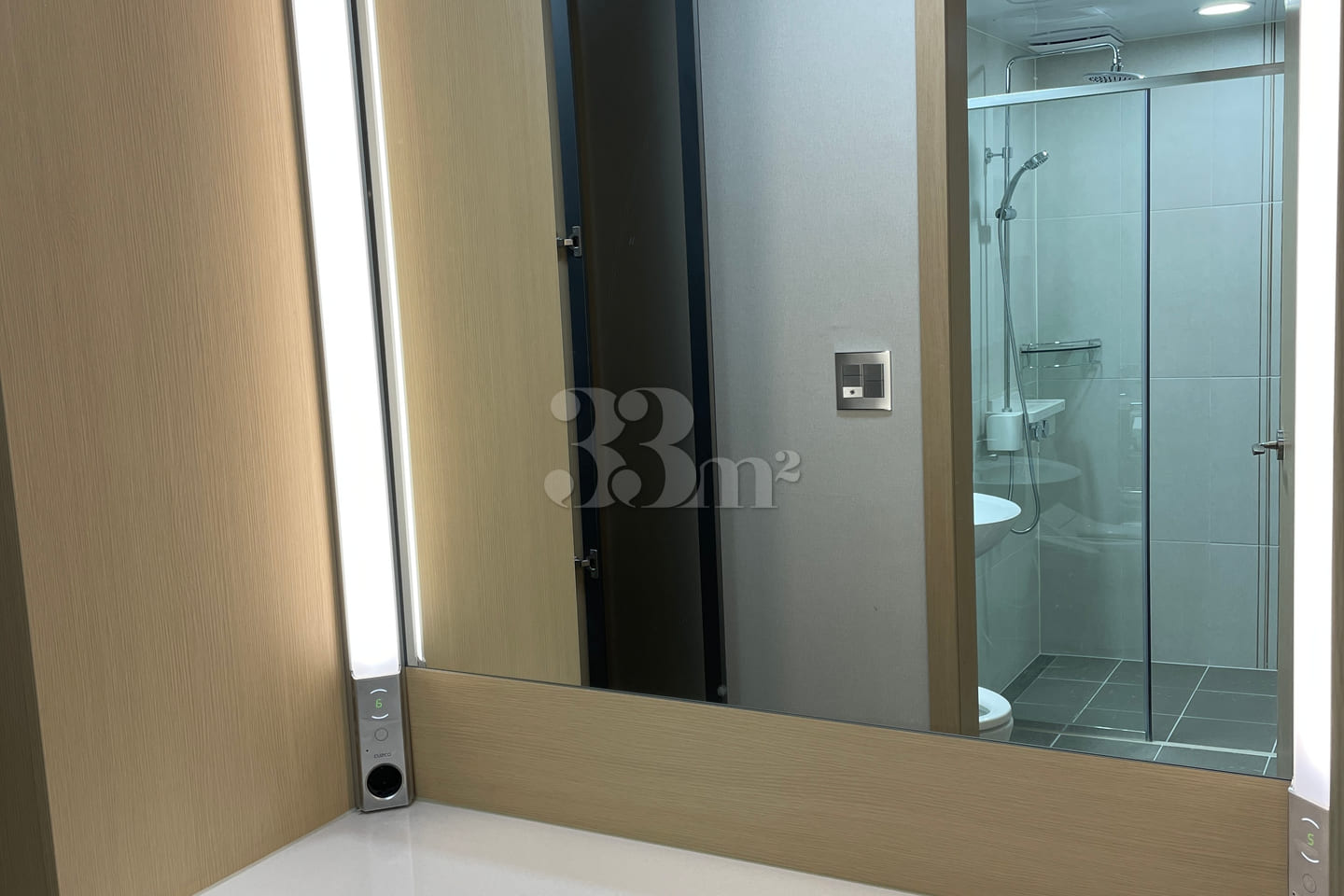 New apartment/3 rooms/parking available 31th image