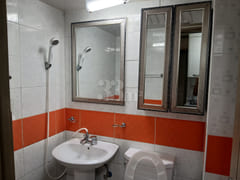Studio apartment with a separate kitchen in U 6th image