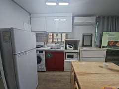 Quiet and affordable studio apartment 5th image