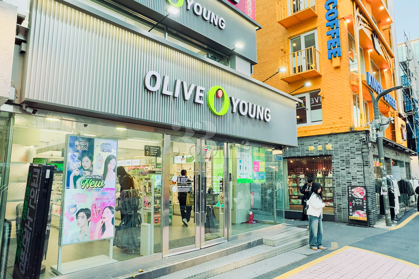 3 minutes from Konkuk University Station. Ful 18th image