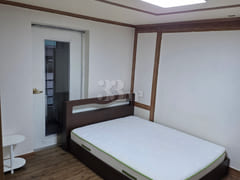 5 minutes from Duryu Station, spacious room 0th image