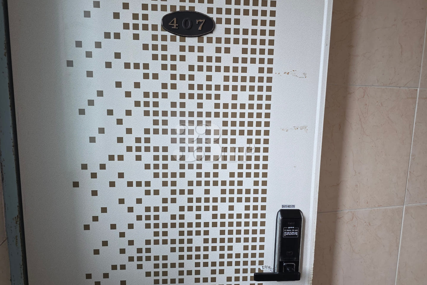 Room 407 1th image