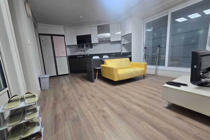 Newly built full villa, 5 minutes from Hwagok 0th image