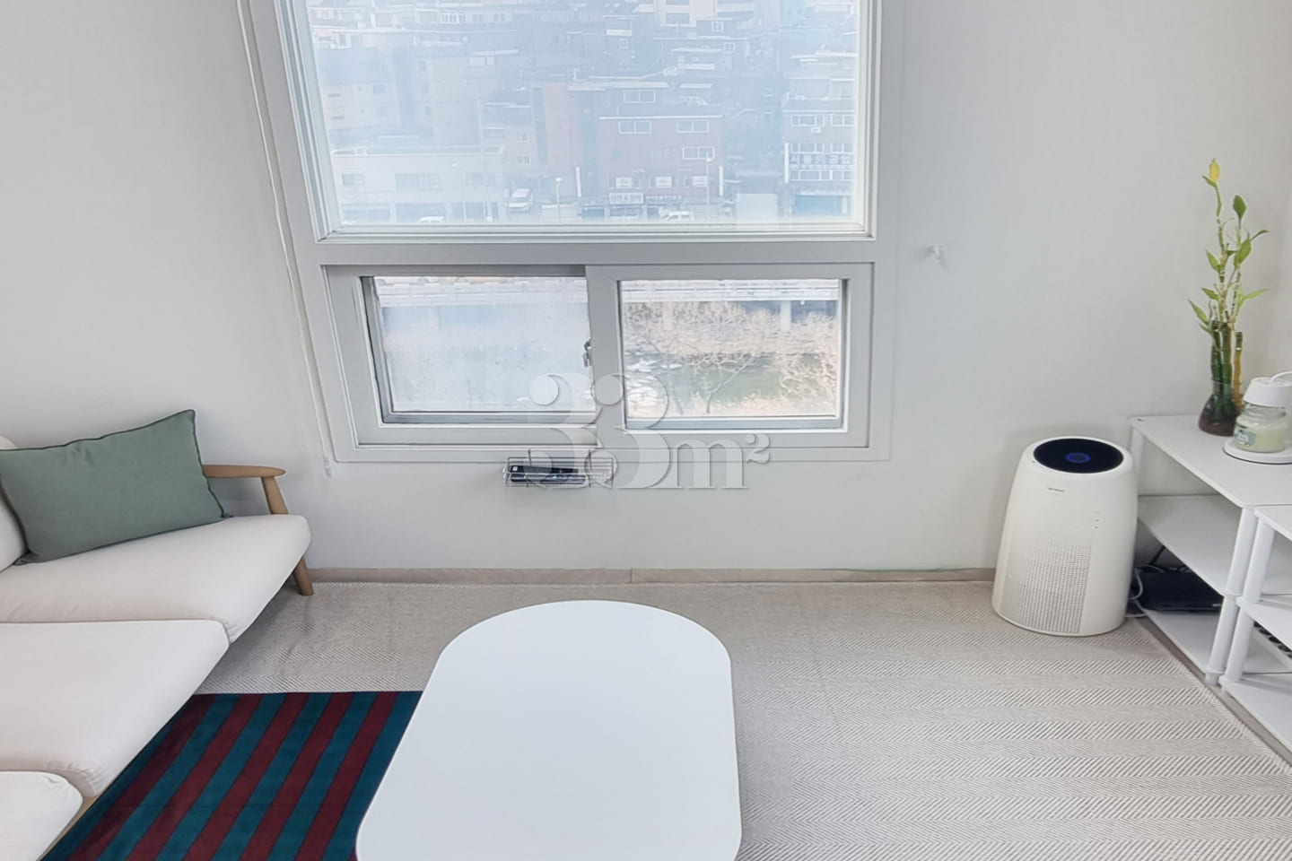 White & pleasant space! 2th image