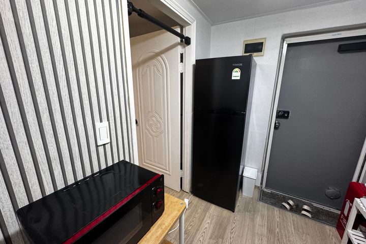 Pleasant 1.5-room apartment near Seonjeongneu 3th image