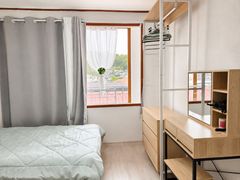 Spacious, Great-Value 2-Room Unit (Sleeps 3) 8th image