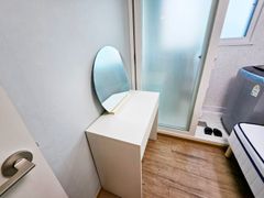 Fully furnished short-term rental 83 11th image