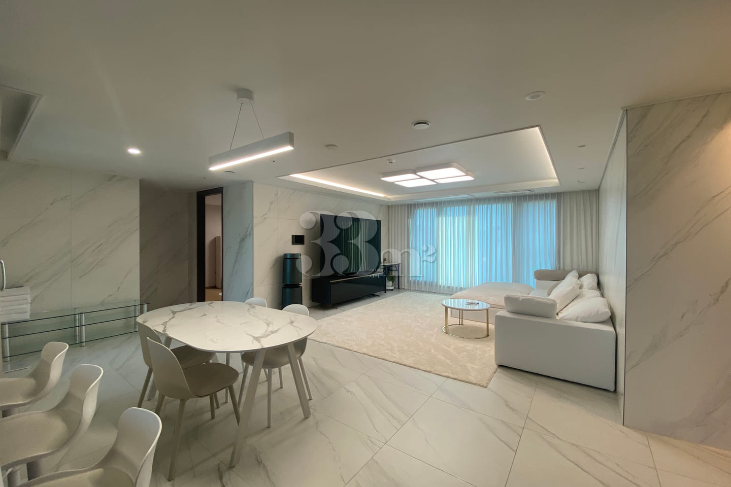 Stylish 4-bedroom apartment in Seocho 15th image