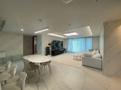 Stylish 4-bedroom apartment in Seocho 15th image