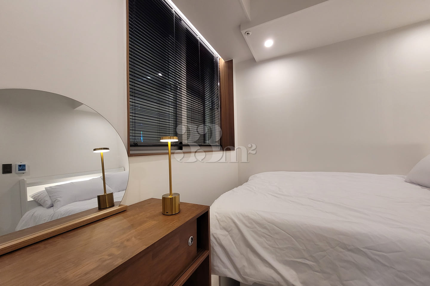 Hotel-quality double bed, suitable for 2 peop 10th image