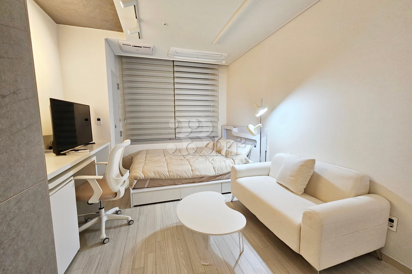 Fully furnished studio apartment in the Gangn 2th image