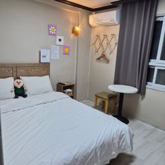 This is room 403. Unit Image