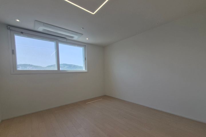 Newly built apartment within walking distance 9th image