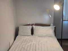 Spacious room (sleeps 3) > 1 minute to the te 6th image