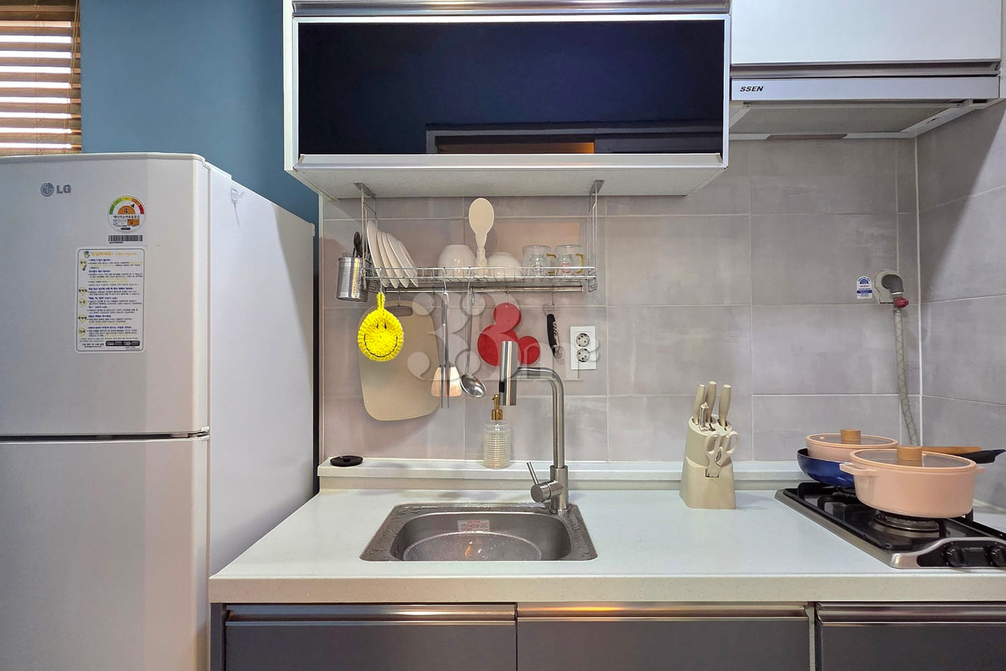 Cost-effective studio apartment with a separa 3th image