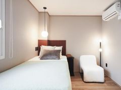 Clean studio apartment near Hongik University 2th image