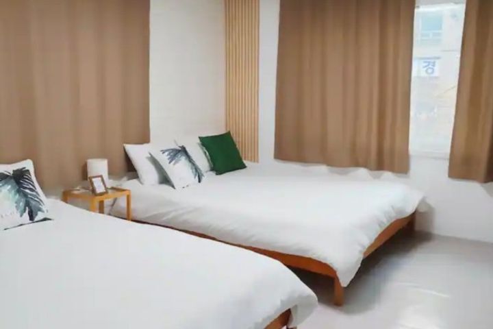 5 minutes from Saejeol Station / 3 queen beds 2th image