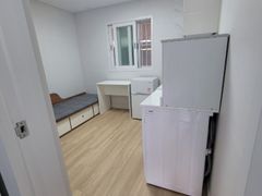 Remodeled studio apartment, 7 minutes from th 4th image
