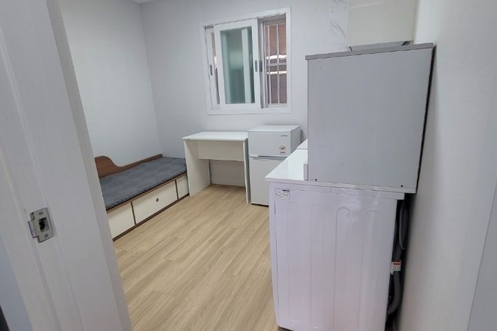 Remodeled studio apartment, 7 minutes from th 4th image