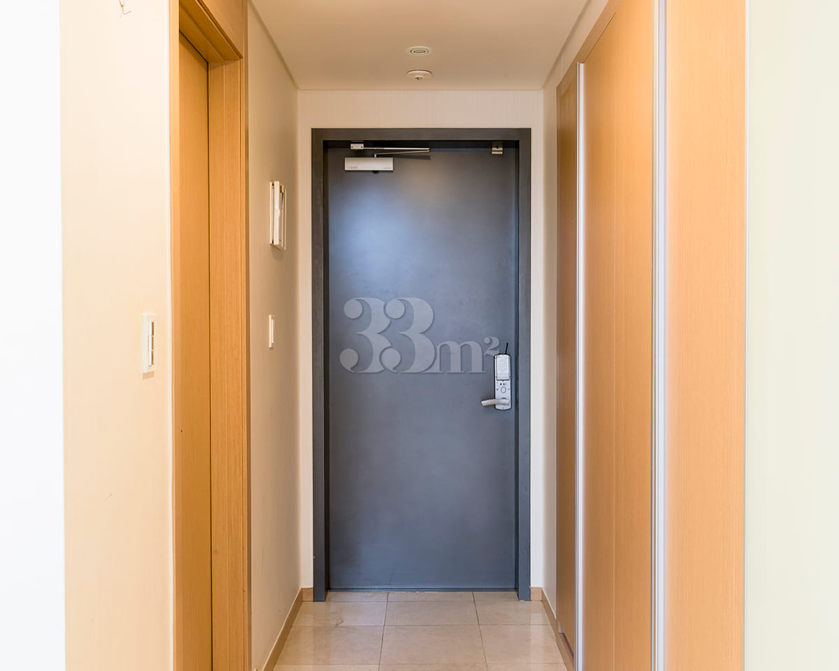 One-room apartment with a separate kitchen, 1 10th image