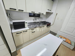 Fully furnished studio, 7-minute walk from Se 11th image