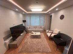 Near Hongik University Main Gate, 3 BR/2 BA 5th image