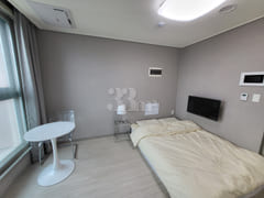 Fully furnished officetel with ocean view nea 3th image