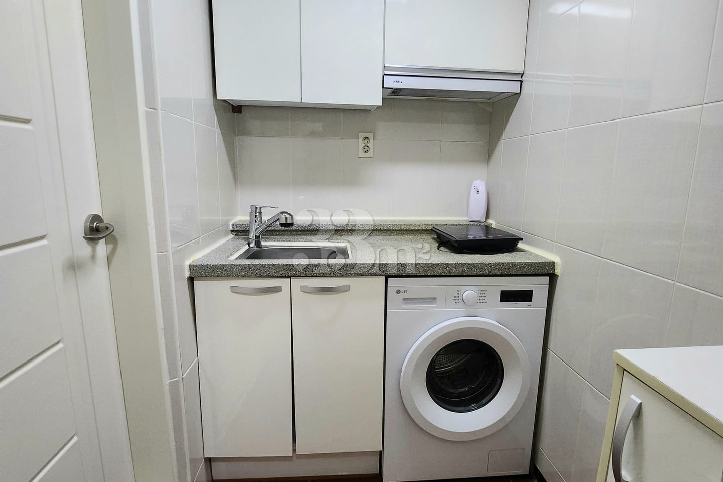 3 minutes from Seodong Station / Neat, fully  4th image