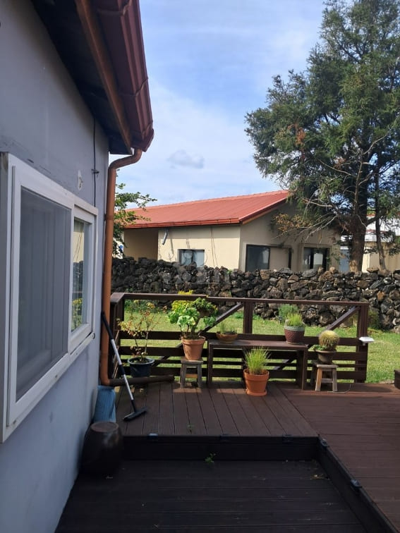 Stone Wall House (Pet-Friendly) 1th image