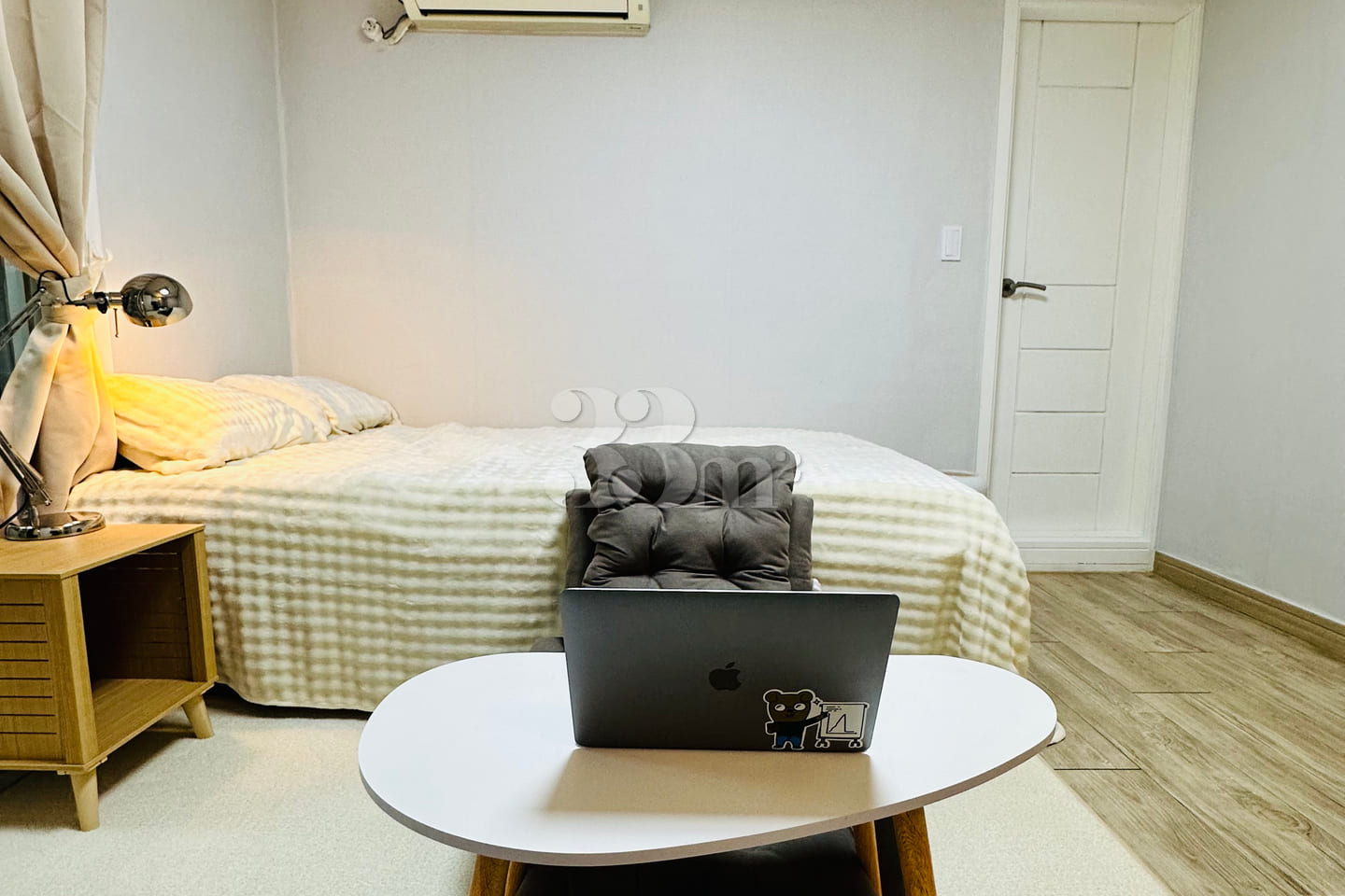 Women-only, fully furnished apartment near th 3th image