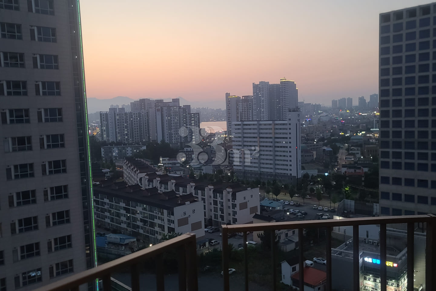 Bluetera 12th floor, 5 people, 1 night 0th image