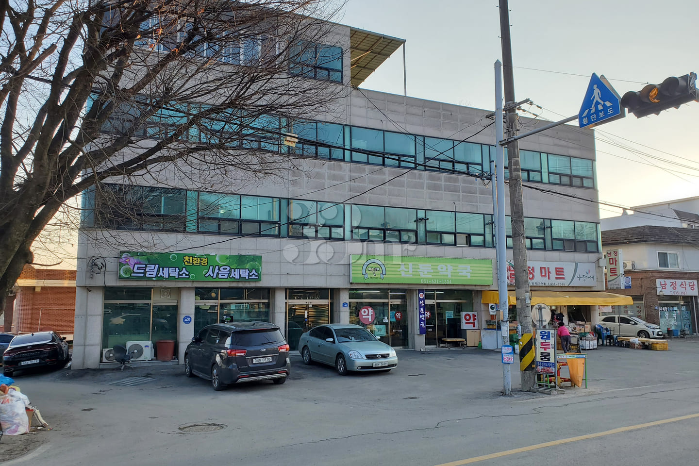 300 meters from Sindun Doyechon Station 0th image